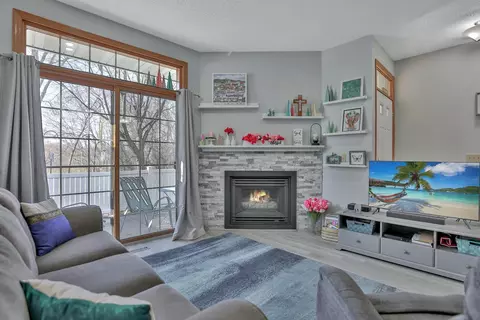 2777 Mallard Dr, Woodbury, MN 55125