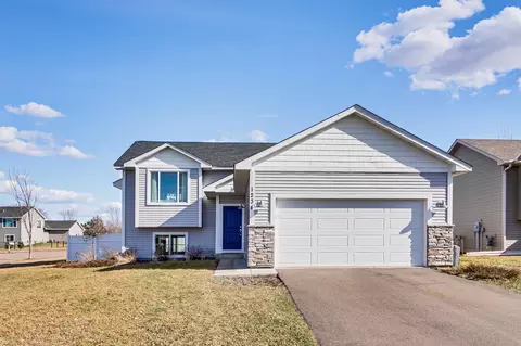 1234 Legacy Pkwy, New Richmond, WI 54017
