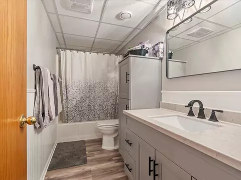 Bath - 13441 Honeysuckle Way, Baxter, MN 56425 photo 3 of 3