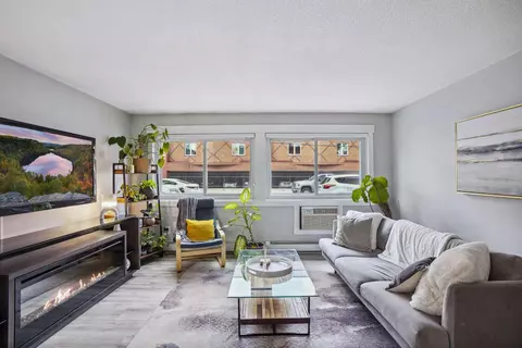 2630 Pleasant Ave #102, Minneapolis, MN 55408