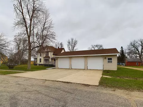 Exterior - 205 E 4th St, Cyrus, MN 56323 photo 2 of 6