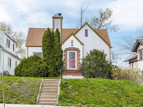 3751 Russell Ave N, Minneapolis, MN 55412