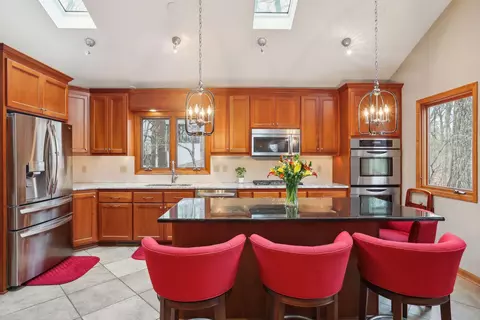 15813 White Pine Dr, Wayzata, MN 55391
