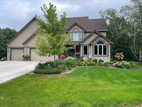 690 Bridle Ridge Rd, Eagan, MN 55123
