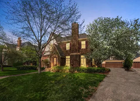 4611 Wooddale Ave, Edina, MN 55424