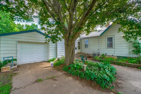 2109 5th St E, Saint Paul, MN 55119