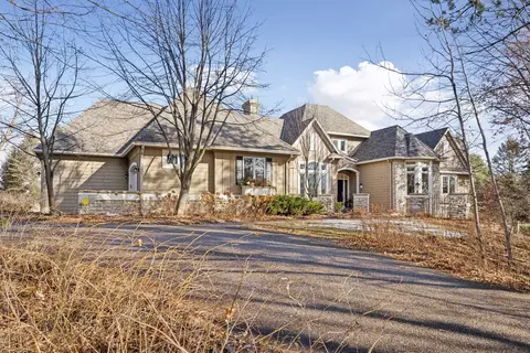 8260 21st St N, Lake Elmo, MN 55042