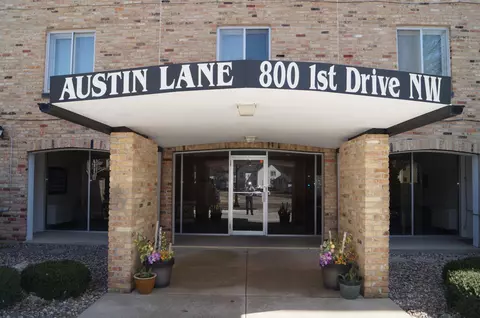 800 1st Dr NW #301, Austin, MN 55912