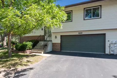 3716 York Cir, Woodbury, MN 55125