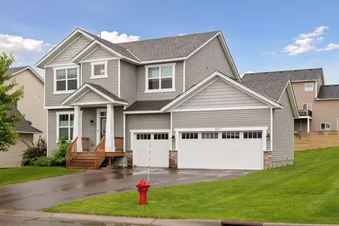 3821 White Rose Ave, Burnsville, MN 55337