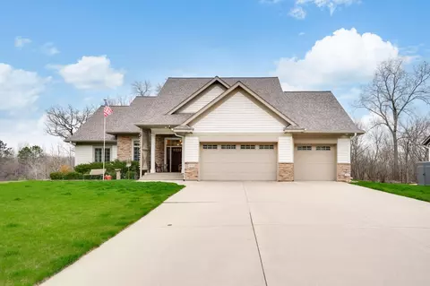 5574 Cannon Dale Ct, Red Wing, MN 55066