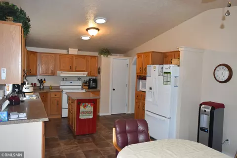 Kitchen - 2146 290th Ave, Mora, MN 55051 photo 2 of 3