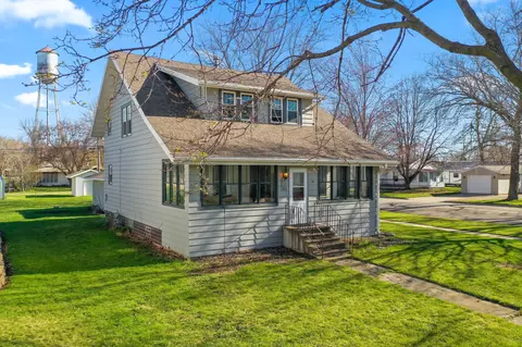 104 1st St SW, Blooming Prairie, MN 55917