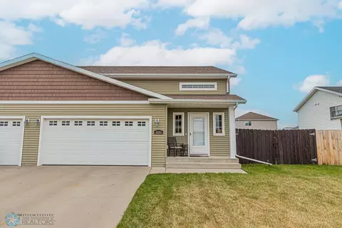 4293 31st Ave S, Fargo, ND 58104