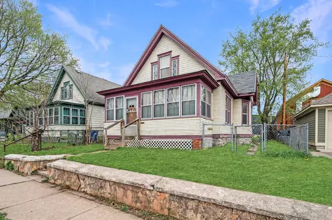 233 Goodrich Ave, Saint Paul, MN 55102
