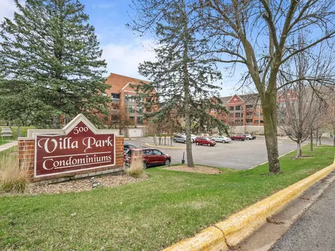 500 County Road B W #321, Roseville, MN 55113