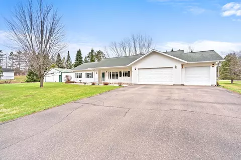 98 Mortenson Dr, Hinckley, MN 55037