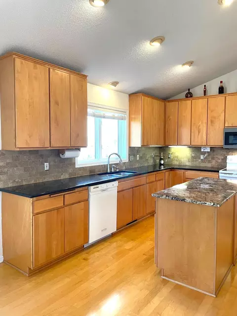 17841 Steading Rd, Eden Prairie, MN 55347 photo 9