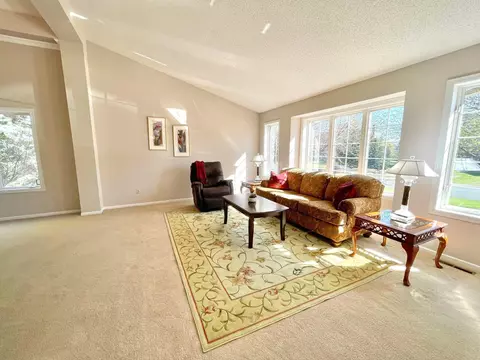 17841 Steading Rd, Eden Prairie, MN 55347 photo 5
