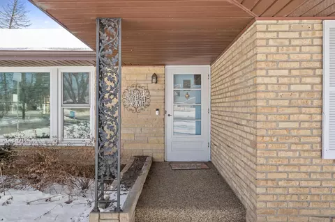 1633 E Old Shakopee Rd, Bloomington, MN 55425 photo 3