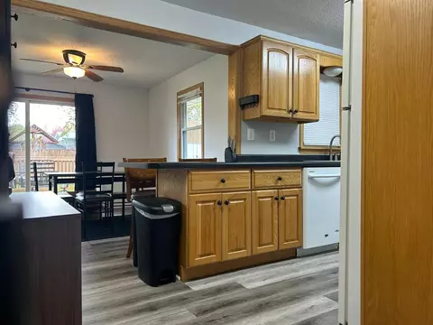 224 E 12th St, Zumbrota, MN 55992