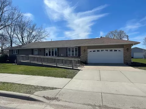111 State St, Elrosa, MN 56325