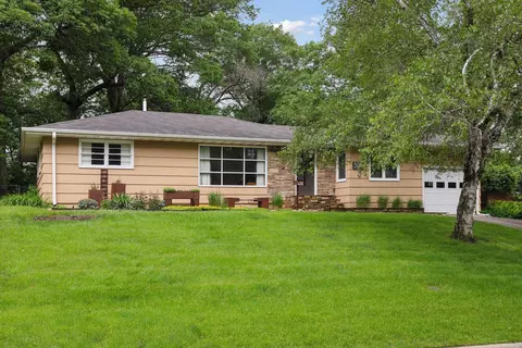 3941 Hampshire Ave N, Crystal, MN 55427