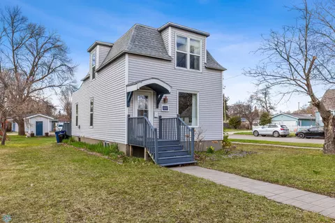 1001 3rd St S, Moorhead, MN 56560