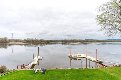 408 Shore Acres Rd, La Crescent, MN 55947 photo 2