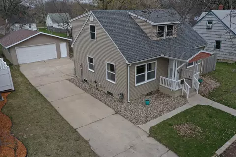 630 Oak Ln NW, Willmar, MN 56201