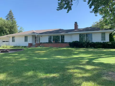 910 8th Ave E, Shakopee, MN 55379