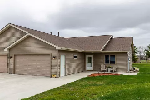 1421 Summit St, Baldwin, WI 54002