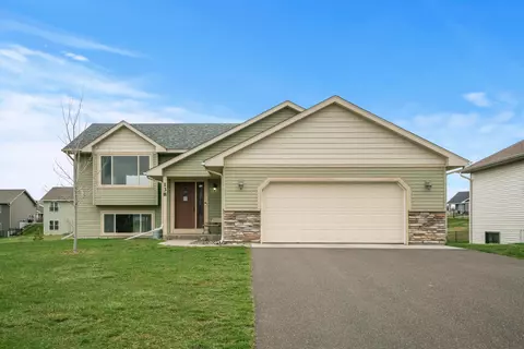 138 Prairie Rd, New Richmond, WI 54017