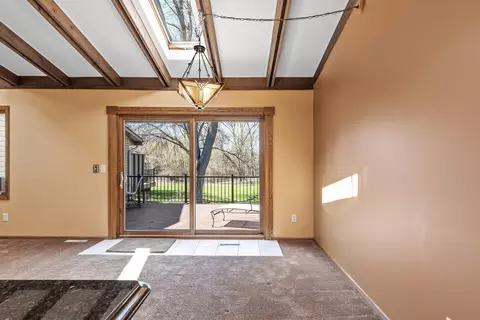 9749 Mill Creek Dr, Eden Prairie, MN 55347