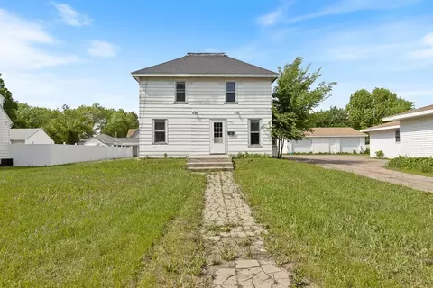 703 E College Dr, Marshall, MN 56258