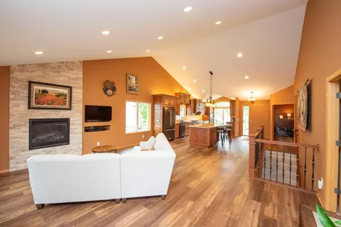7806 Hill Rd, Woodbury, MN 55125 photo 11