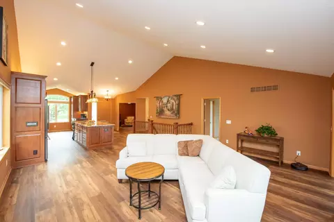 7806 Hill Rd, Woodbury, MN 55125 photo 10