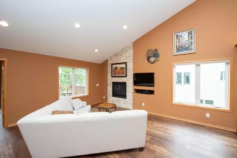 7806 Hill Rd, Woodbury, MN 55125 photo 8