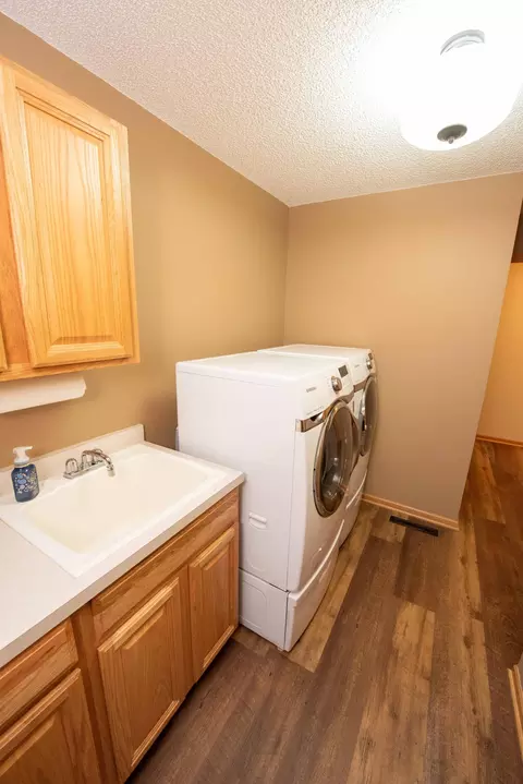 7806 Hill Rd, Woodbury, MN 55125 photo 46