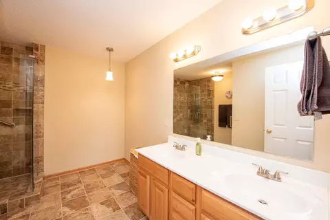 7806 Hill Rd, Woodbury, MN 55125 photo 34