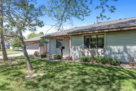 4704 Lenore Ln, Eagan, MN 55122