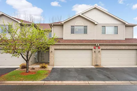 127 Stallion Ln, Lino Lakes, MN 55014