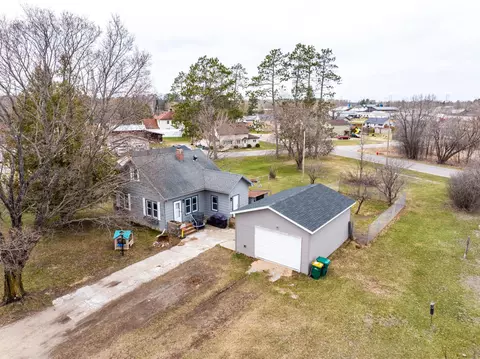 315 Columbia St, Cohasset, MN 55721