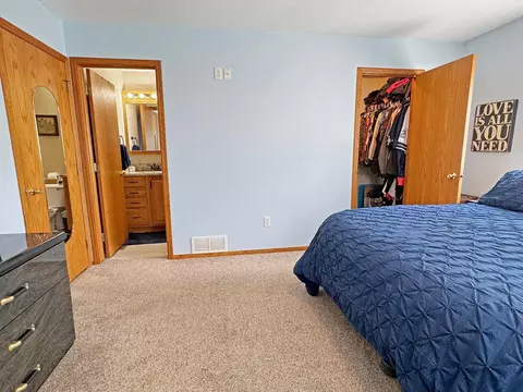 604 Genesis Ave, Marshall, MN 56258 photo 11