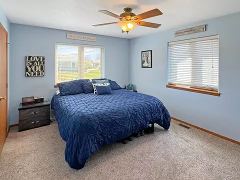 604 Genesis Ave, Marshall, MN 56258 photo 10