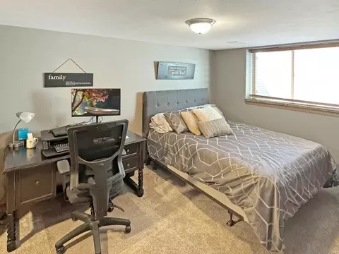 604 Genesis Ave, Marshall, MN 56258 photo 20