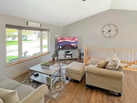 604 Genesis Ave, Marshall, MN 56258 photo 7