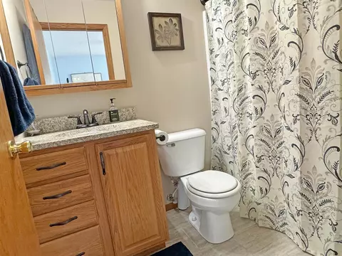 604 Genesis Ave, Marshall, MN 56258 photo 12