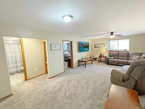 604 Genesis Ave, Marshall, MN 56258 photo 18