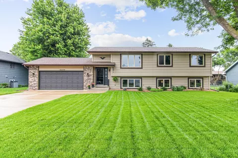 16234 Fairgreen Ave, Rosemount, MN 55068